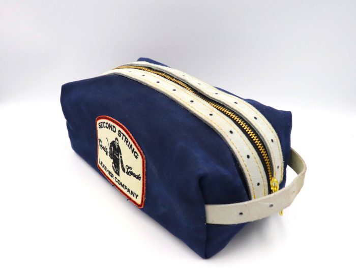 Claw Collection Strap Bathroom Bag