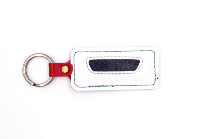 Into The Wild Collection Blocker White/Black Keychain