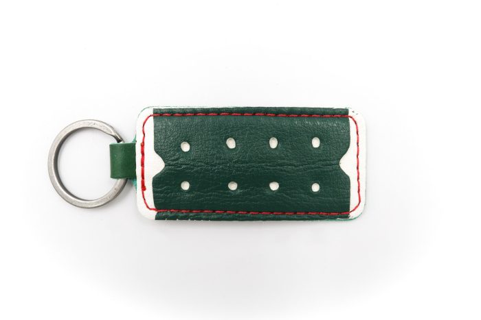 Into The Wild Glove 1 Holes Keychain