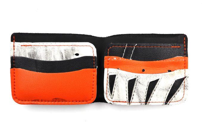 Tiger Glove 6 Slot Bi-Fold Wallet